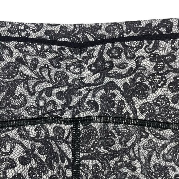 LULULEMON Outrun 17" Crop Sz 4 Mini Cinder Lace White Black - Picture 10 of 13